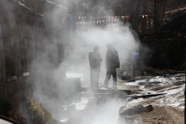 雪山下泡个汤，甘孜冬日真香！