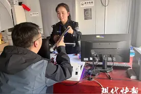 孩子小中考报名没有身份证，淮安民警跨省加急办理图片