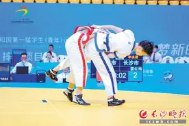 一金一银，长沙市代表团学青会再迎突破图片