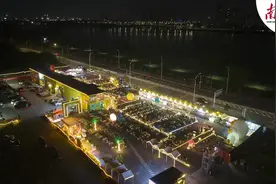 南方特稿 | 城市管理如何既有力度又有温度？流动摊贩的堵与疏图片