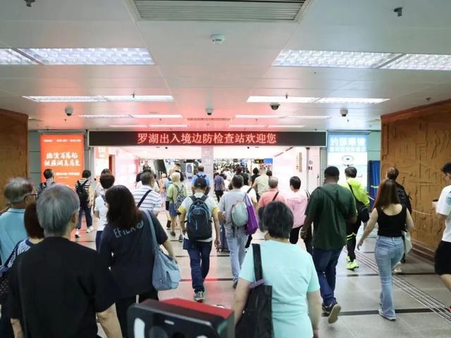 罗湖口岸：我在哈尔滨当“冰雕”