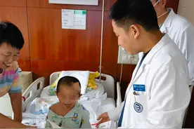 幼童车底拖行几百米，命悬一线 北京大学国际医院多学科联合手术，患儿重获新生图片