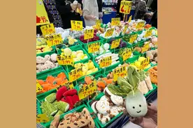 “沉浸式打包”火出圈，年轻人被“硬控”！是“癫”吗？图片