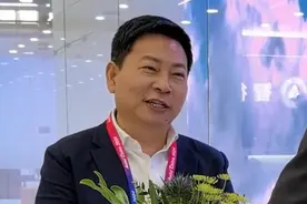 余承东：雷军有强大的流量能力，对传统车企会有巨大压力视频封面