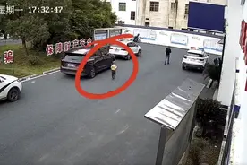 “社牛”萌娃跑进派出所：我要给自己报个警图片