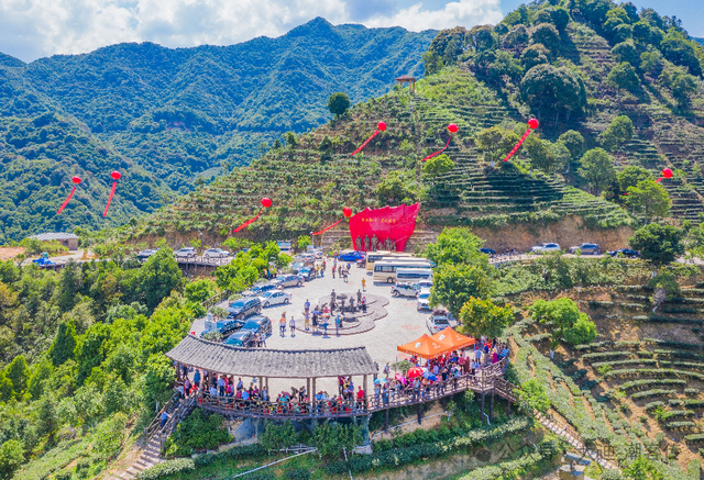 藏不住了！丰顺这村子因“马头山”改名，两县交界云海暴击
