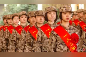 上海新兵奔赴军营，72%为大学毕业生图片