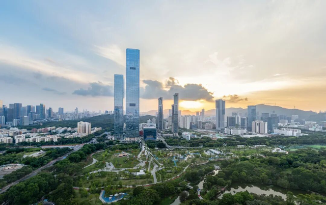 2026华富春节超全游玩攻略：  5大主题N场活动，熊猫花花、免税购物、非遗巡游……速领！