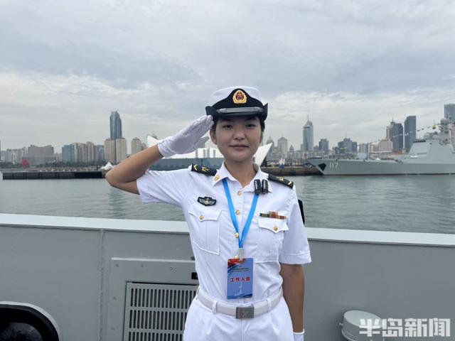 芜湖舰上的女兵们