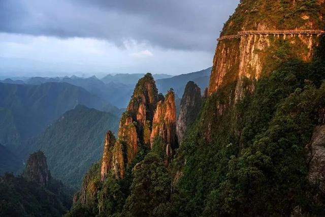 绝！莽山上的悬崖日出——随手一拍，尽是大片