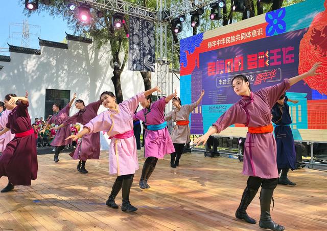 开学了，中央民族大学丰台校区南侧多了个民族文化园