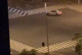 深夜疯狂“漂移”耍酷？长沙交警出手了！图片