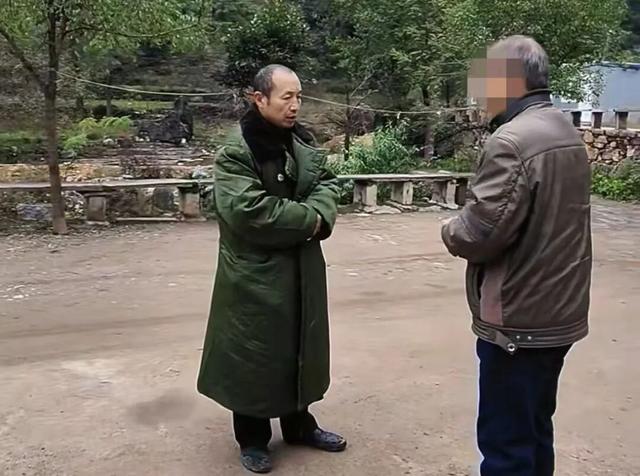 30岁男子河南辉县深山失联37天，车停在农家乐门口	，人不知所踪！父亲：他从小喜欢探险，看到危险的地方还想拍照留念，朋友都劝不住