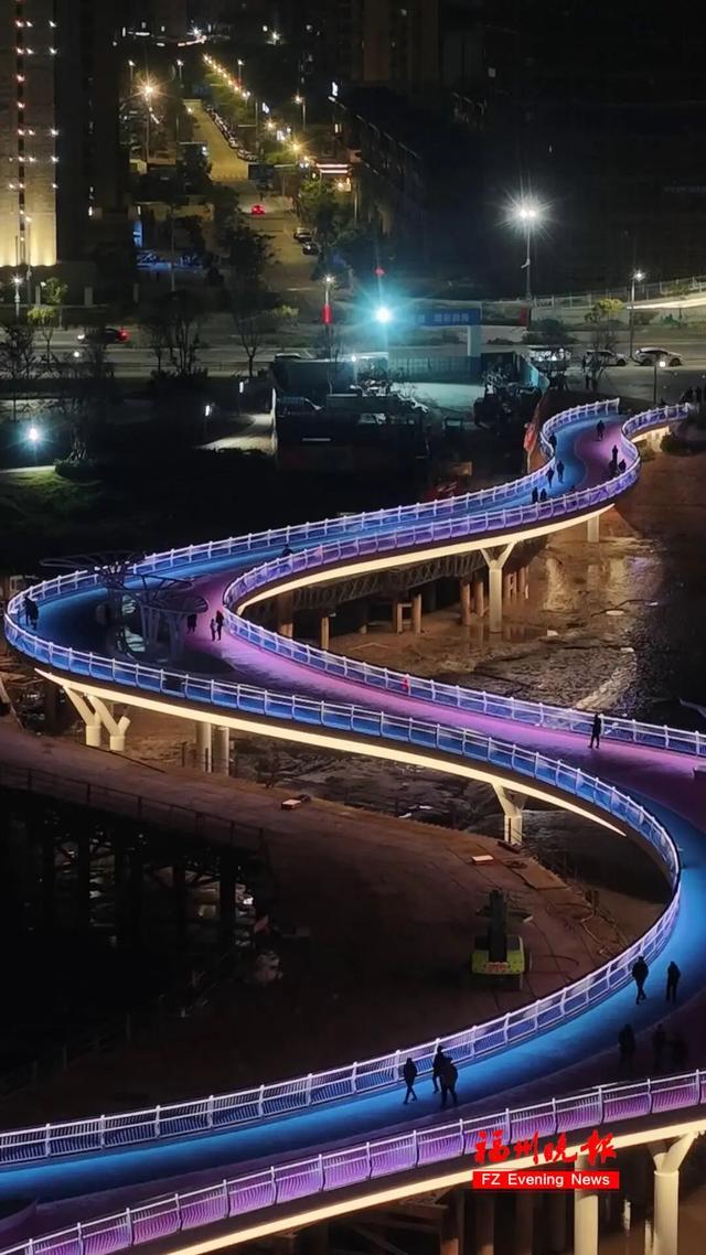 夜景绝美！福州“彩虹飘带桥”里美桥正式亮相