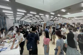 博士及博士后30万+，光明区36家企业赴中山大学深圳校区揽才图片