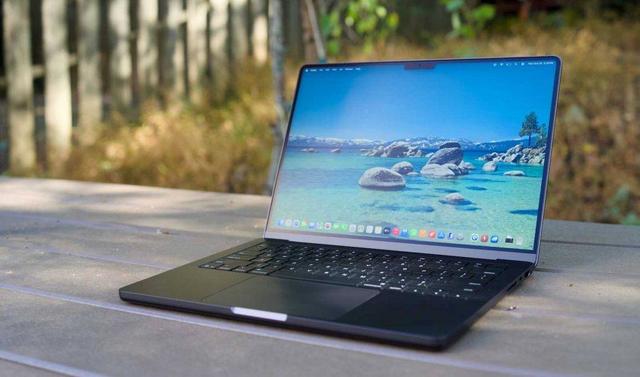 乔布斯、库克都讨厌的触屏 Mac，可能要被苹果做出来了