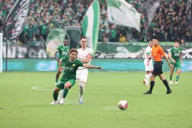 北京国安队战平浙江队图片