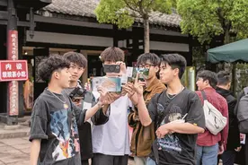 多地景区开展“背诵经典免门票”——诗词照亮旅程 文化滋养心灵图片