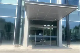 奔驰4S店解约关停！多位车主没了方向：该去哪里保养谁修？图片