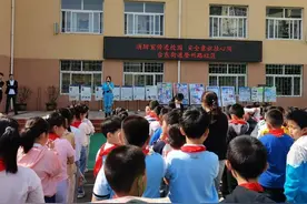 市北区台东街道举办“消防宣传进校园 安全意识挂心间”消防逃生演练活动图片