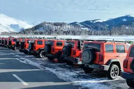 新疆阿勒泰地区“千里画廊·百车自驾”吸引其它省市车友图片