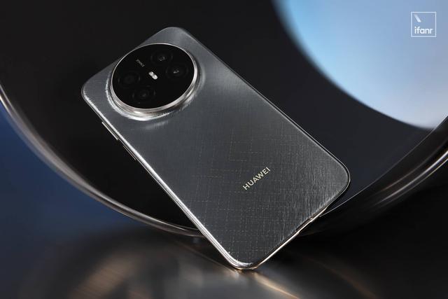 华为Mate 70 Air 轻薄旗舰：Air 的手感，Mate 的体验