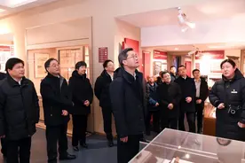 财政部党组集体赴部史部风展馆参观图片