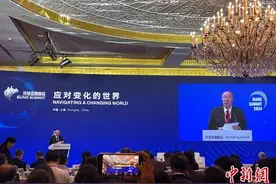 黄奇帆：人民币国际化进程是中国经济自身更加开放发展的必然选择图片