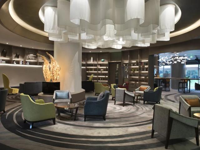 上海Citywalk正当时！市区5星级酒店客房折上折！大闸蟹自助、双人下午茶特惠价！免费住宿福利到