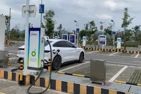 多玩家布局“超充”落地加速，除了充电时间消费者更关心价格图片