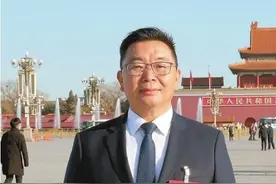 全国人大代表、云南省文山州州长马忠俊：做好两篇文章图片