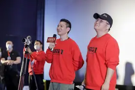 刘德华、宁浩郑州路演 现场大合唱《恭喜发财》为观众迎财神图片