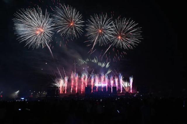 8天，323万人次！