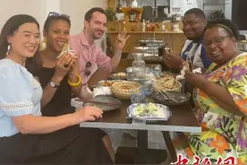 奥运催生中国美食热：千年麦饼香飘巴黎图片