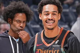 回馈社区！普尔代表奇才参加重返校园活动图片