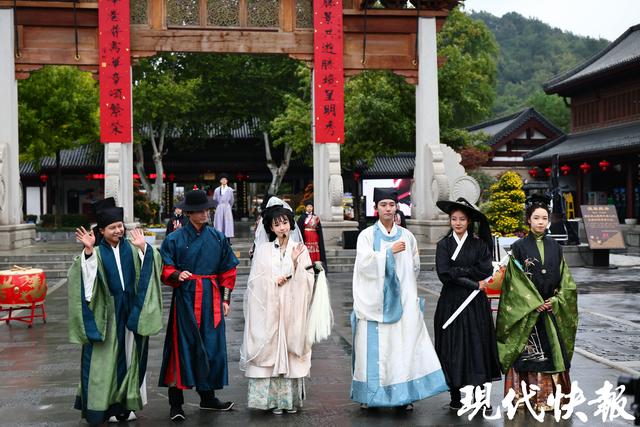 2025栖霞山“江山入戏”赏枫系列活动开启：邀您入景入戏，共赴山间风雅