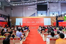 2047批客户抢深圳192套房，1.5个小时售罄！买房者：只要选到房不在乎楼层图片