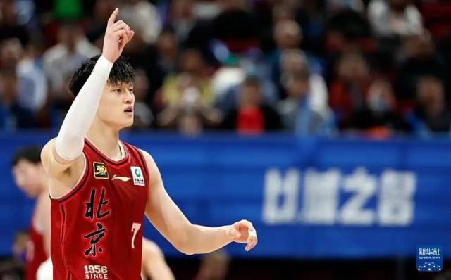 北汽男篮主帅：曾凡博新赛季去向未定