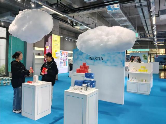 《冠军秀》中国版、圣水洞主题快闪店……解锁国际青年潮流新坐标