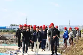 搭好就业“直通车” 铺好校企“共育路”——淮阴工学院建工学院组织毕业生赴江苏扬建集团求职面试图片