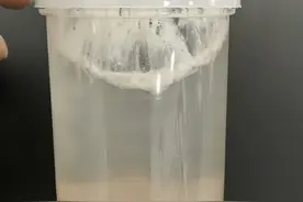 惊！她的肺里居然“洗出”6250ML浑浊液体……图片