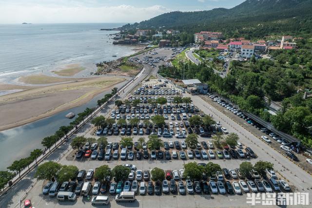 飞流直下三千尺！青岛崂山雕龙嘴现“限时版”飞瀑