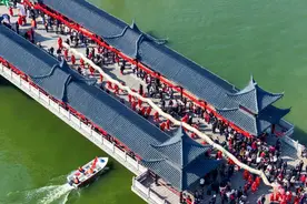 安徽全椒：正月十六“走太平”图片