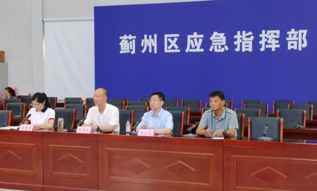 贺亦农调研检查值班值守旅游接待和安全生产工作
