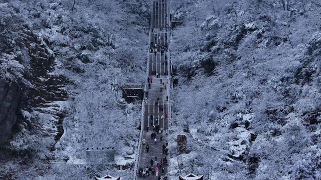 郑州出发睡一晚就能到的8大看雪城市！附美食攻略