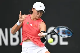 中国队3比2险胜比利时队，晋级明年比利·简·金杯世界组资格赛图片