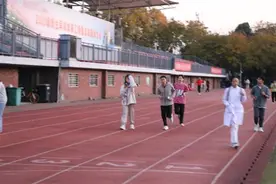 一年跑步超过1000公里！大学生用马拉松挑战自我图片