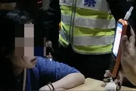 长沙一女子被交警拦下后，6岁女儿：“这下好了吧……”图片