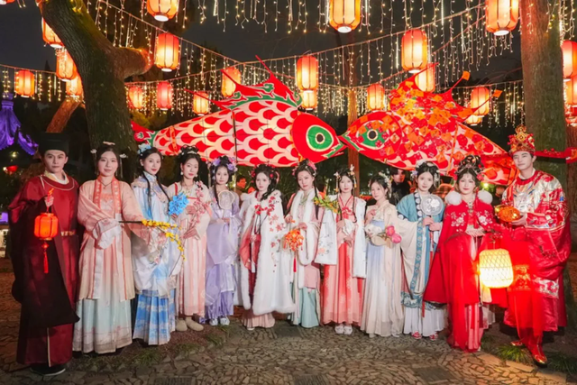 古猗园化身民俗乐园，解锁元宵雅趣新体验