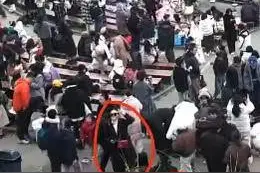 网友解锁新玩法，南京景区摄像头变身“自拍神器”图片